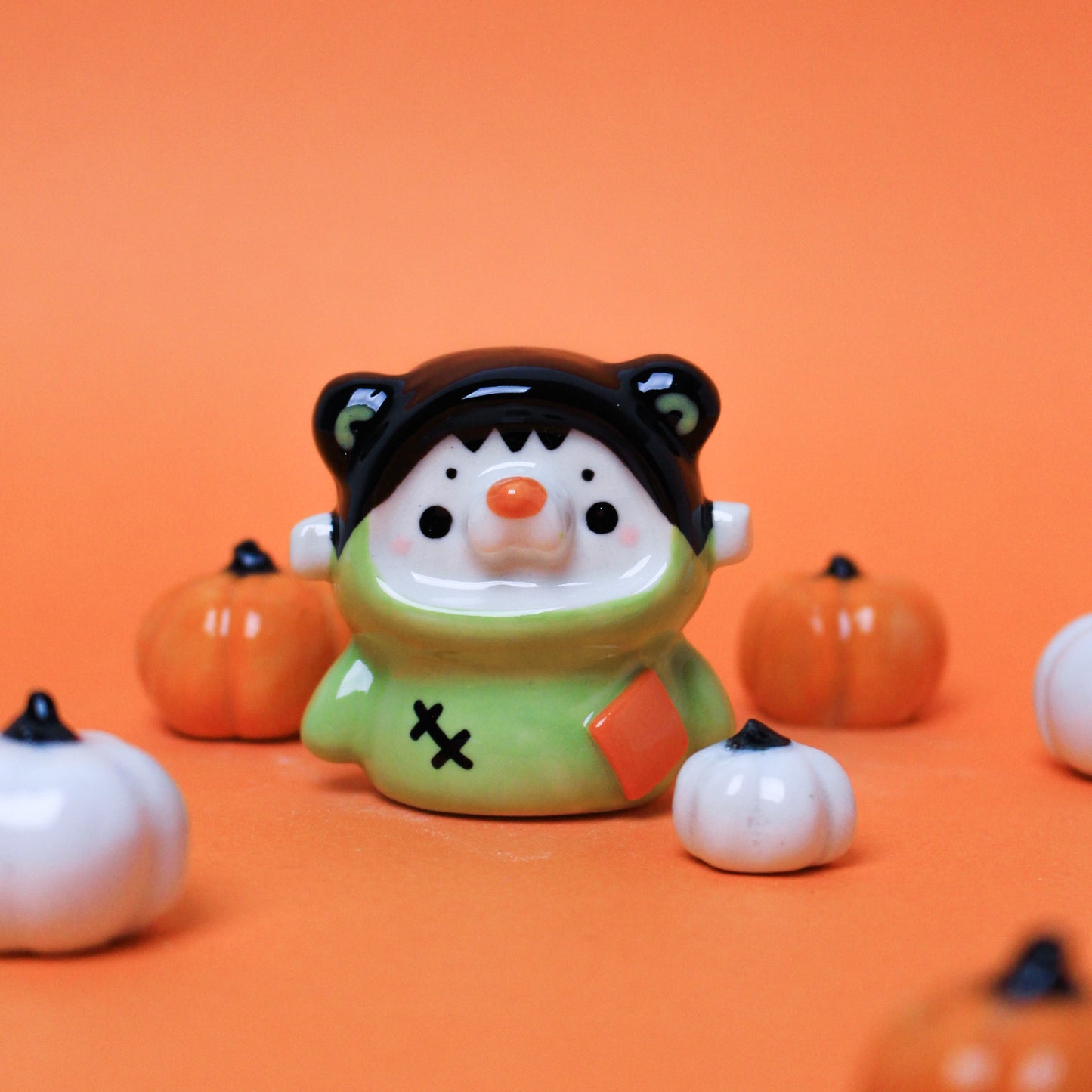 HALLOWEEN PUDI CERAMIC FIGURE