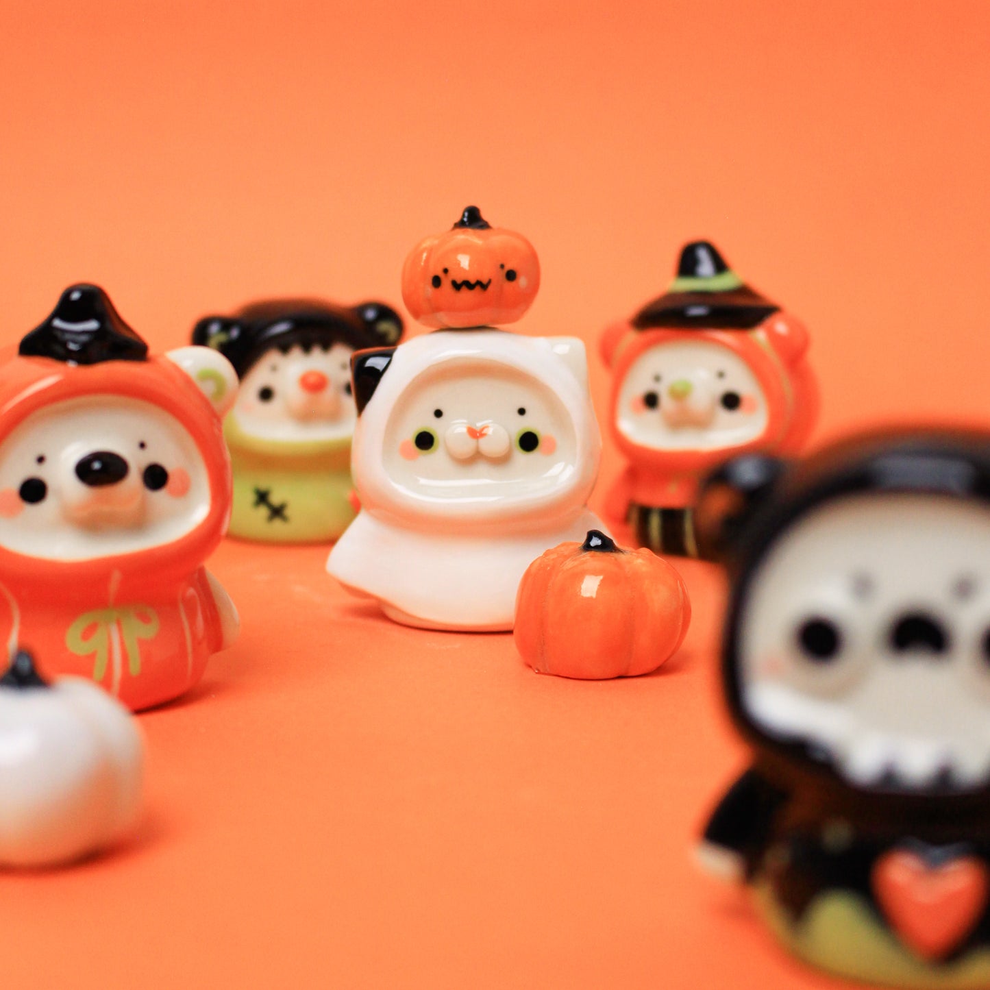 HALLOWEEN PUDI CERAMIC FIGURE