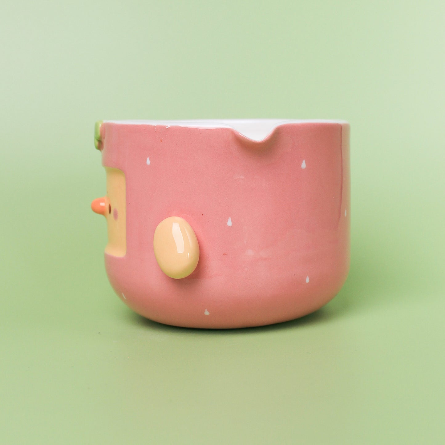 STRAWBERRY CHICKEN BOWL WITH SPOUT
