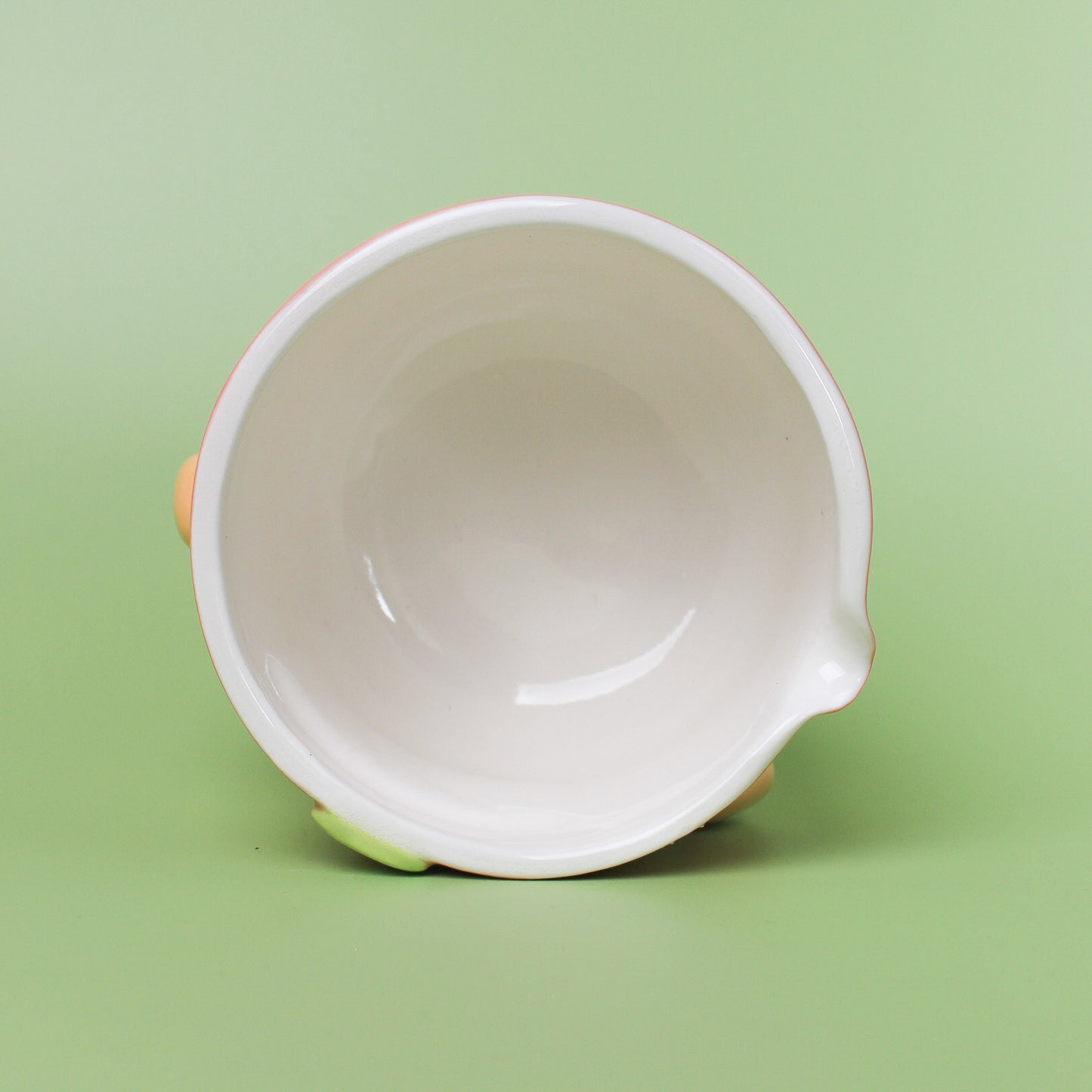 STRAWBERRY CHICKEN BOWL WITH SPOUT