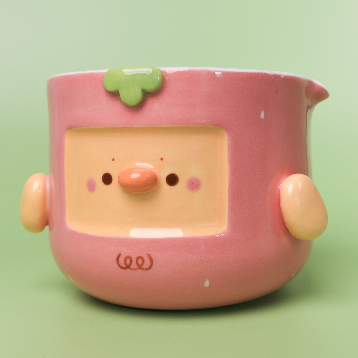 STRAWBERRY CHICKEN BOWL WITH SPOUT