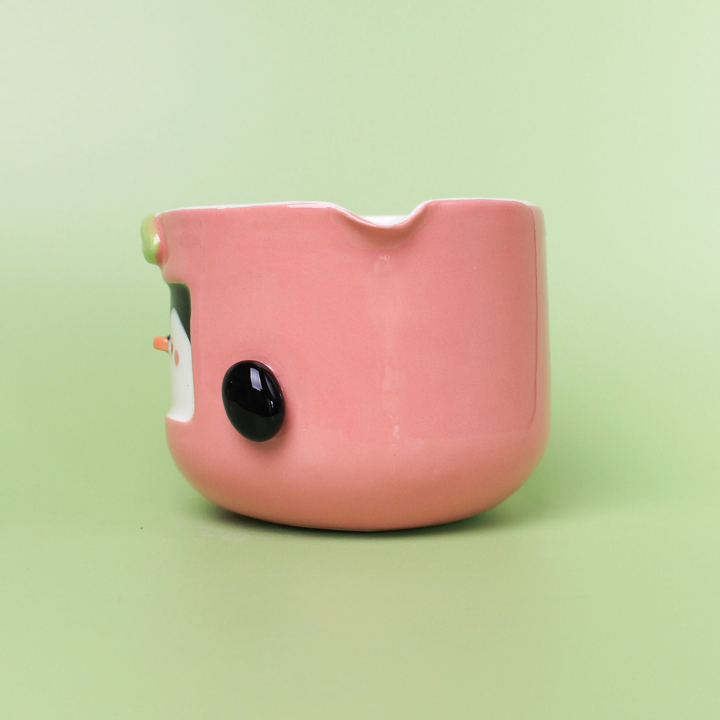 STRAWBERRY PENGUIN BOWL WITH SPOUT