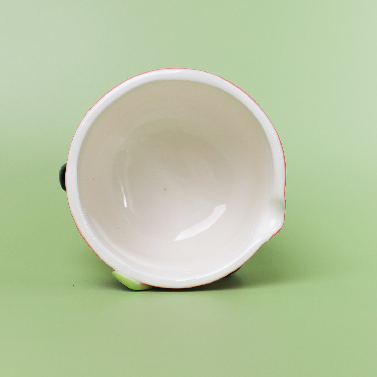 STRAWBERRY PENGUIN BOWL WITH SPOUT