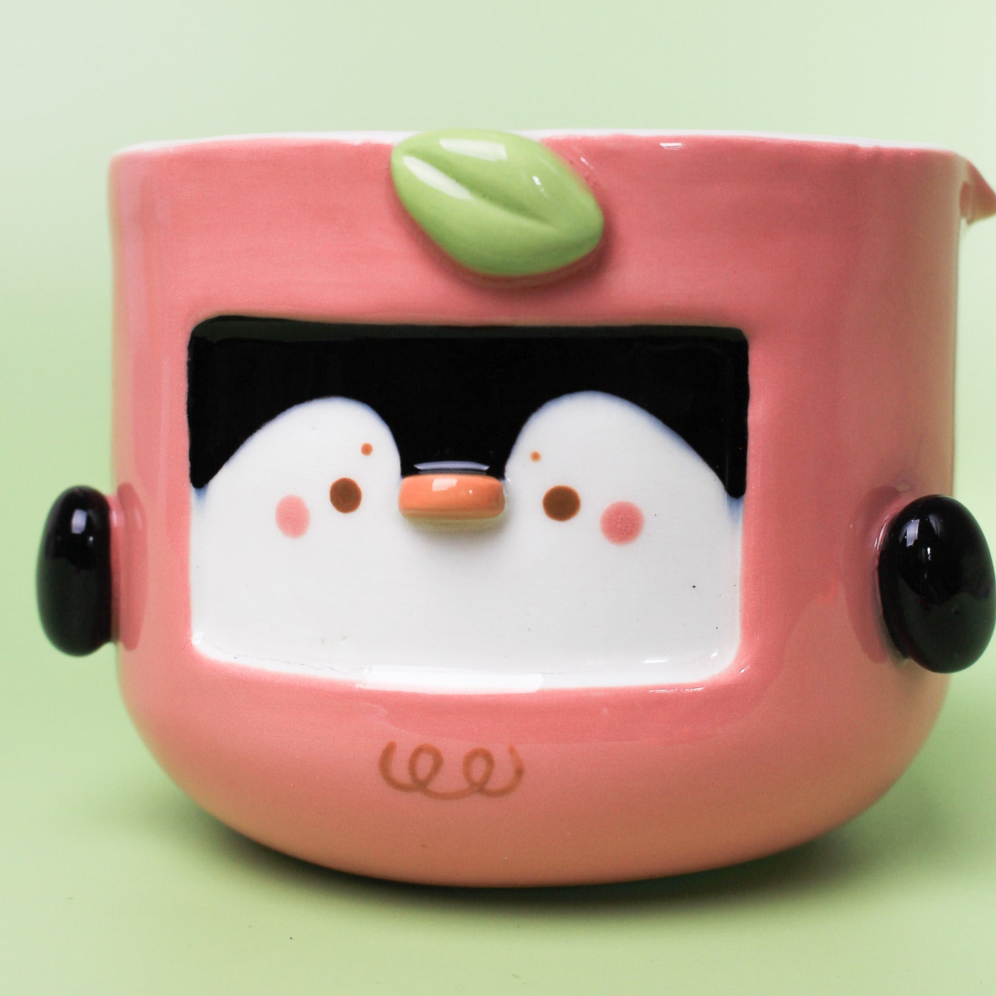 STRAWBERRY PENGUIN BOWL WITH SPOUT