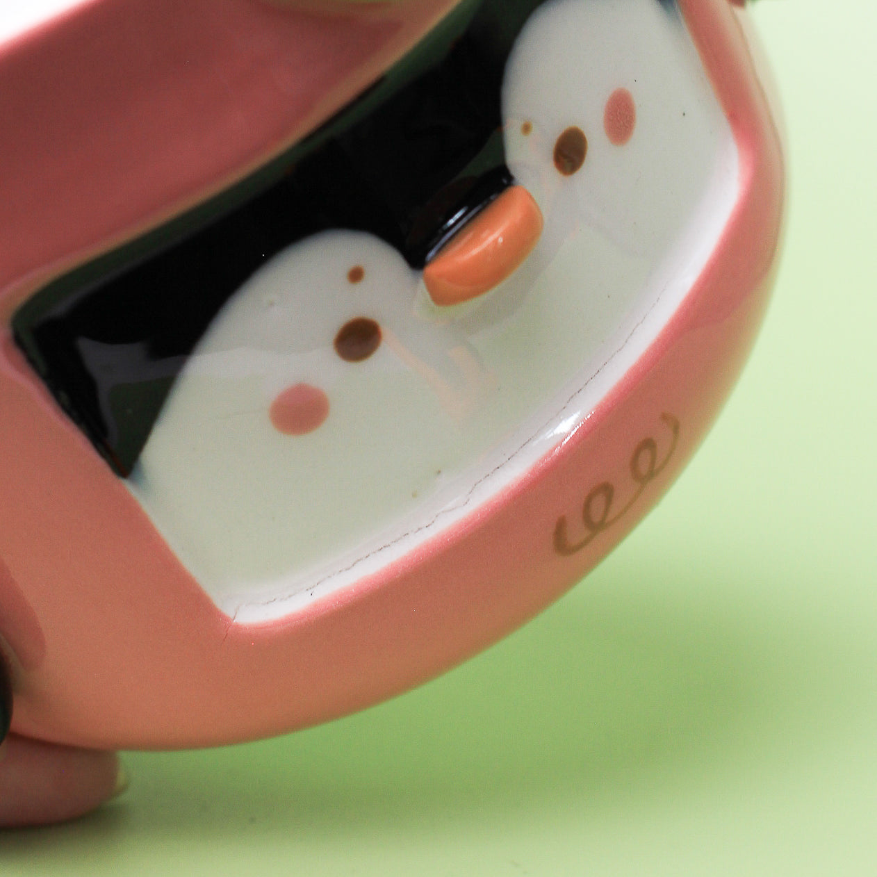 STRAWBERRY PENGUIN BOWL WITH SPOUT