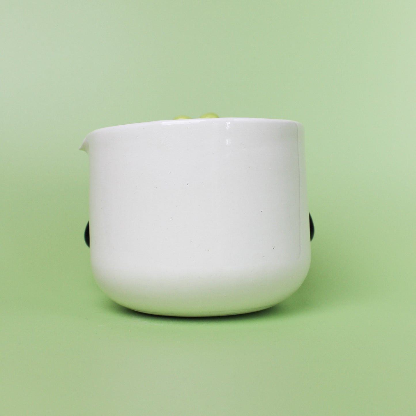 RADISH PENGUIN BOWL WITH SPOUT #1