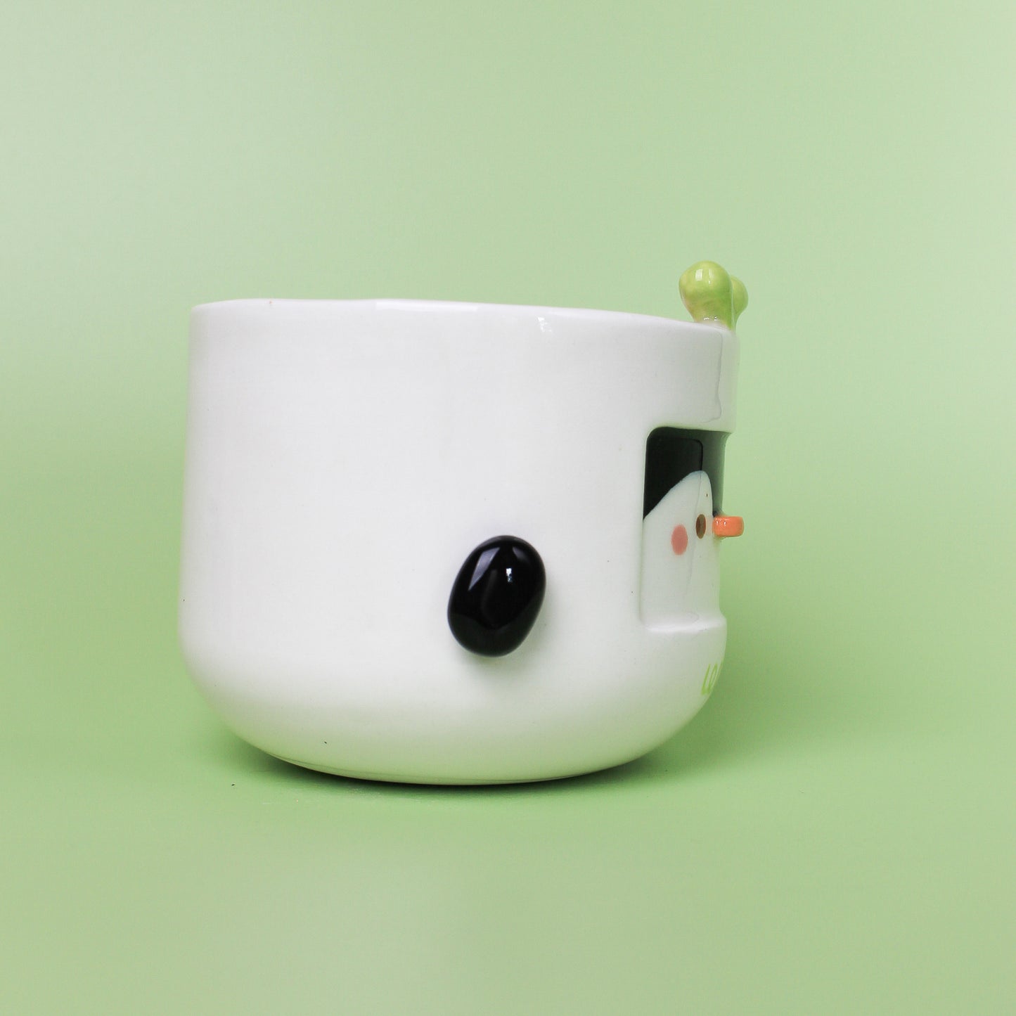 RADISH PENGUIN BOWL WITH SPOUT #1