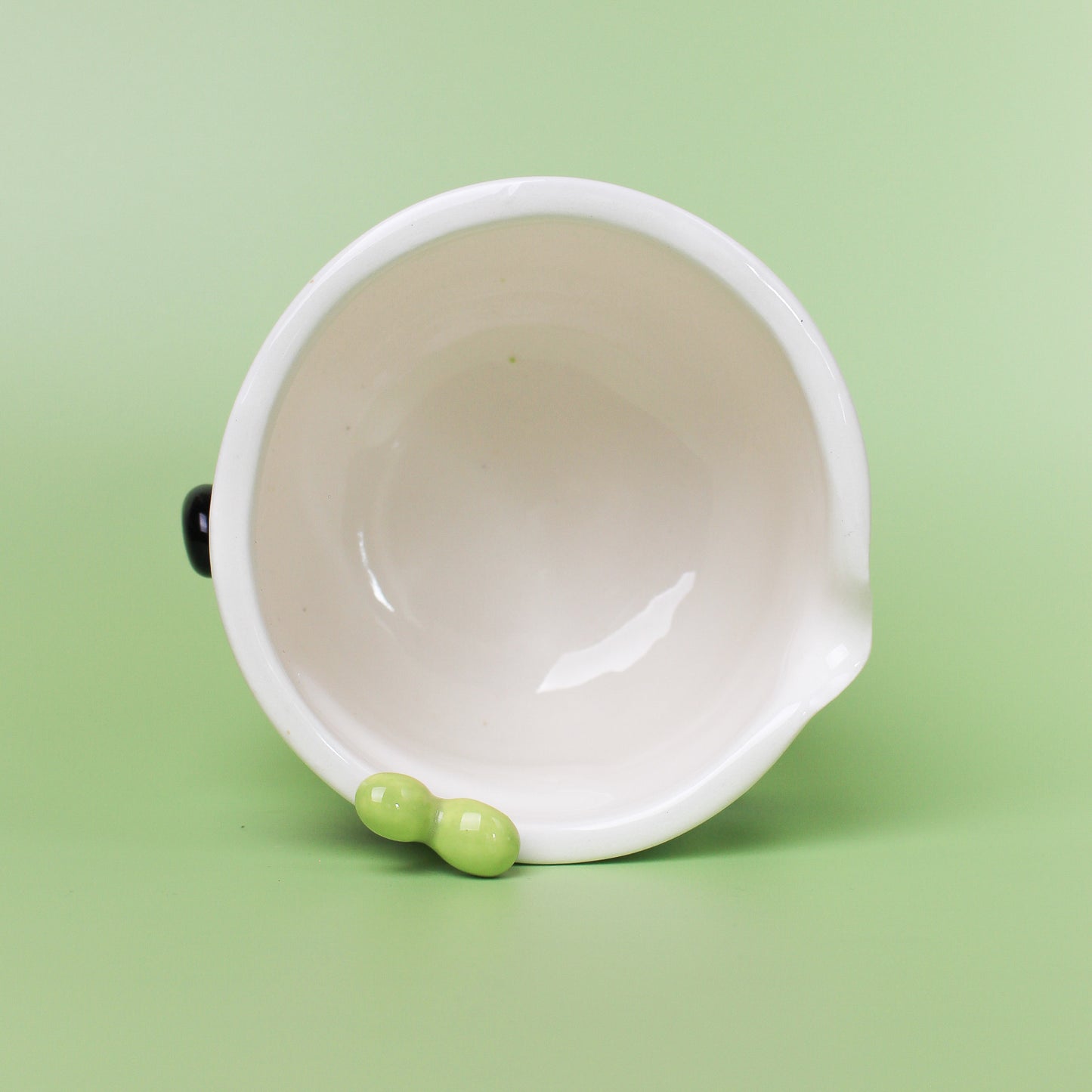 RADISH PENGUIN BOWL WITH SPOUT #1