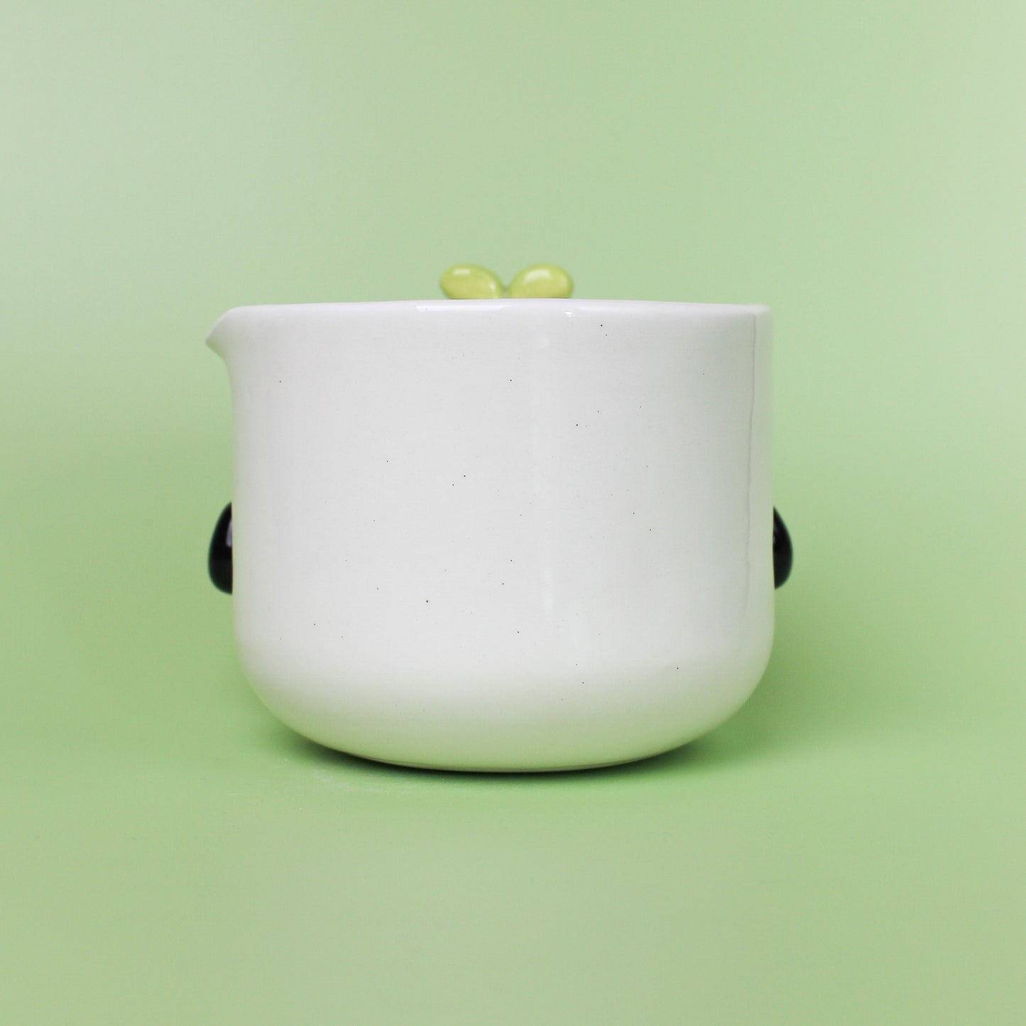 RADISH PENGUIN BOWL WITH SPOUT #2