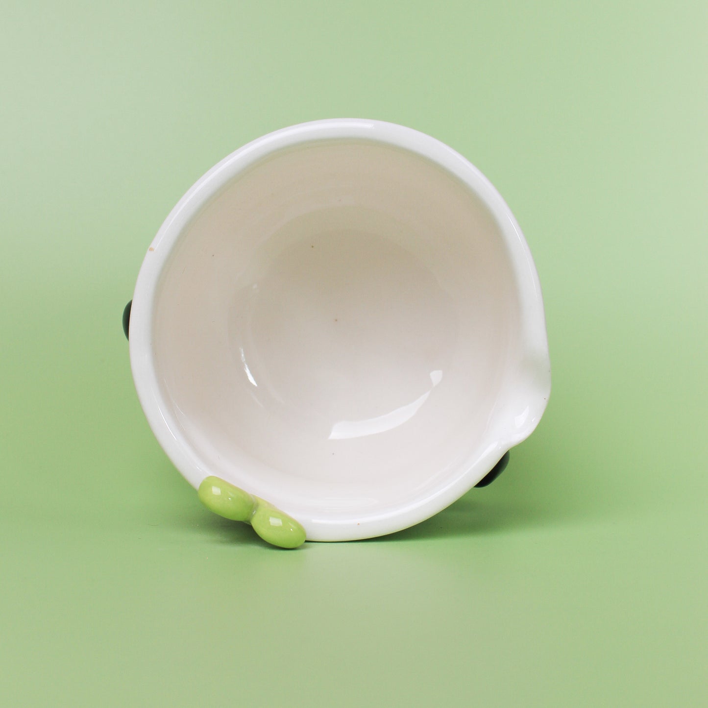 RADISH PENGUIN BOWL WITH SPOUT #2