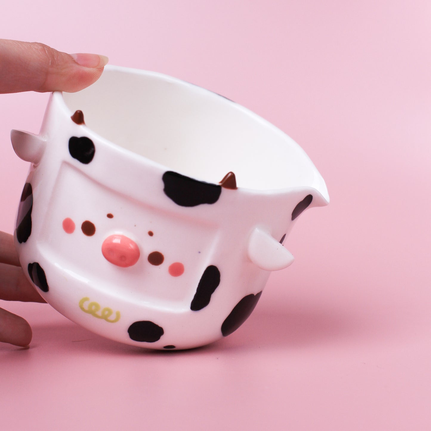 COOKIE COW BOWL WITH SPOUT