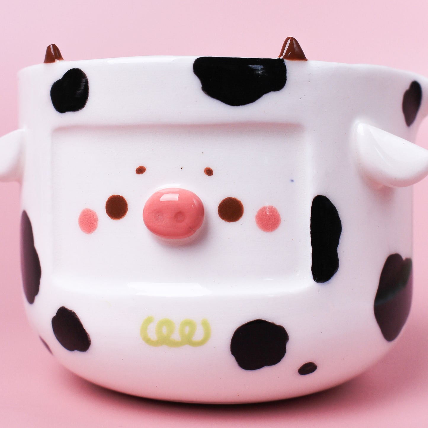 COOKIE COW BOWL WITH SPOUT